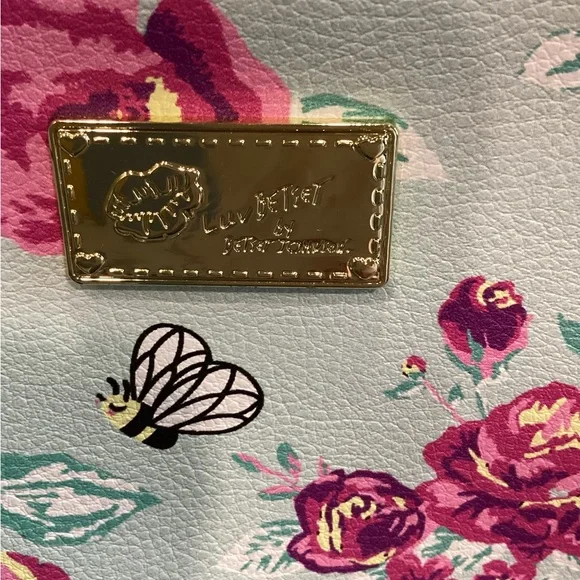 Luv Betsy by Betsy Johnson Crossbody Bag with Black Strap - Picture 2 of 5